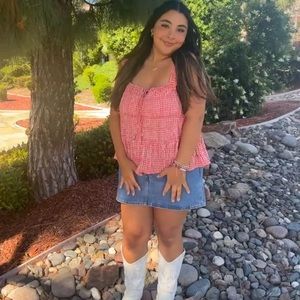 Meet your Posher, Alyssa